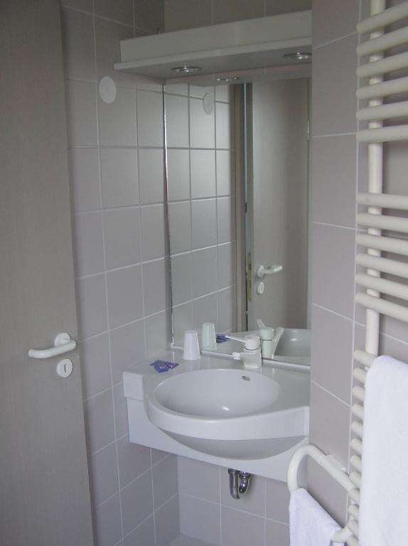 Hotel Pfaffenhof Lich Room photo