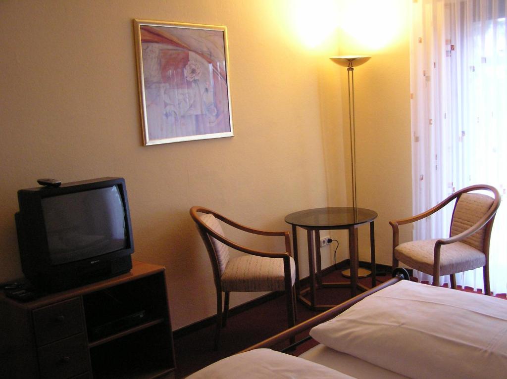 Hotel Pfaffenhof Lich Room photo